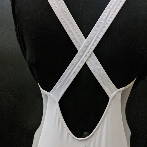 White cross back zipper swimsuit - Picture 2 of 7